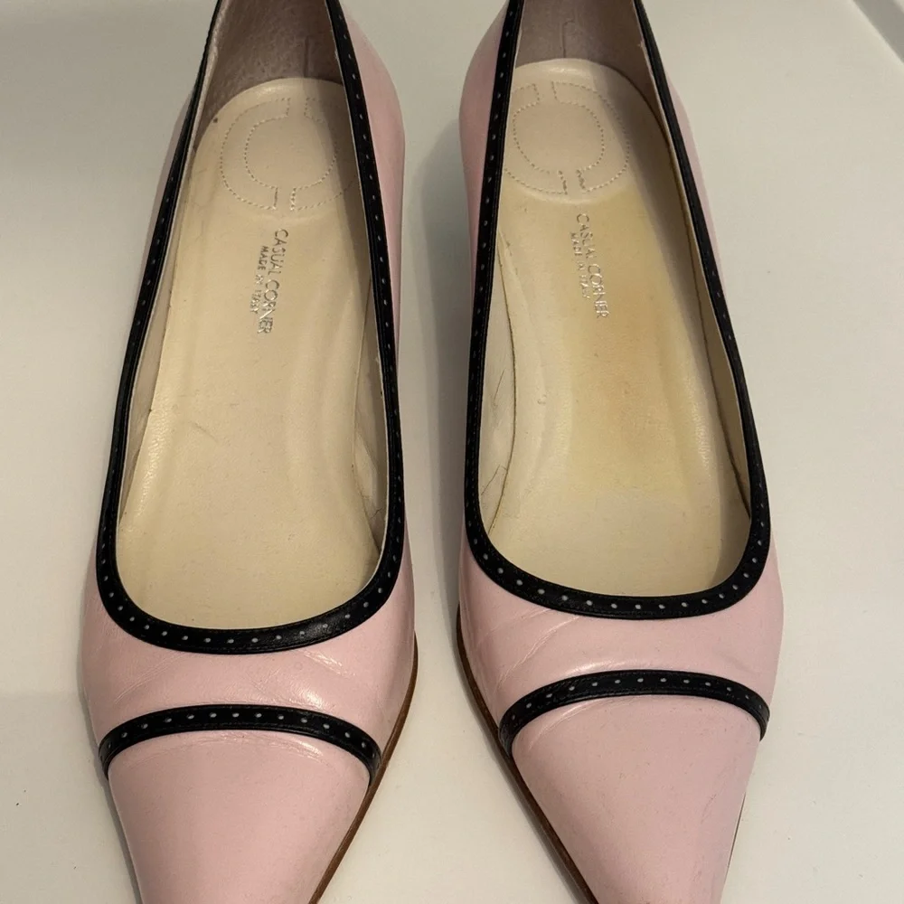 Elegant Vintage Pink Kitten Heels - Picture 2 of 4